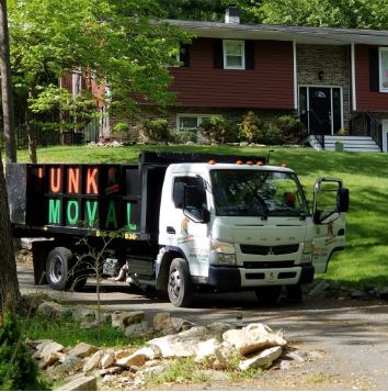 junk removal truck